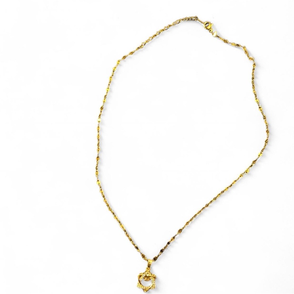 Gold Heart Pendant Necklace Classic Design